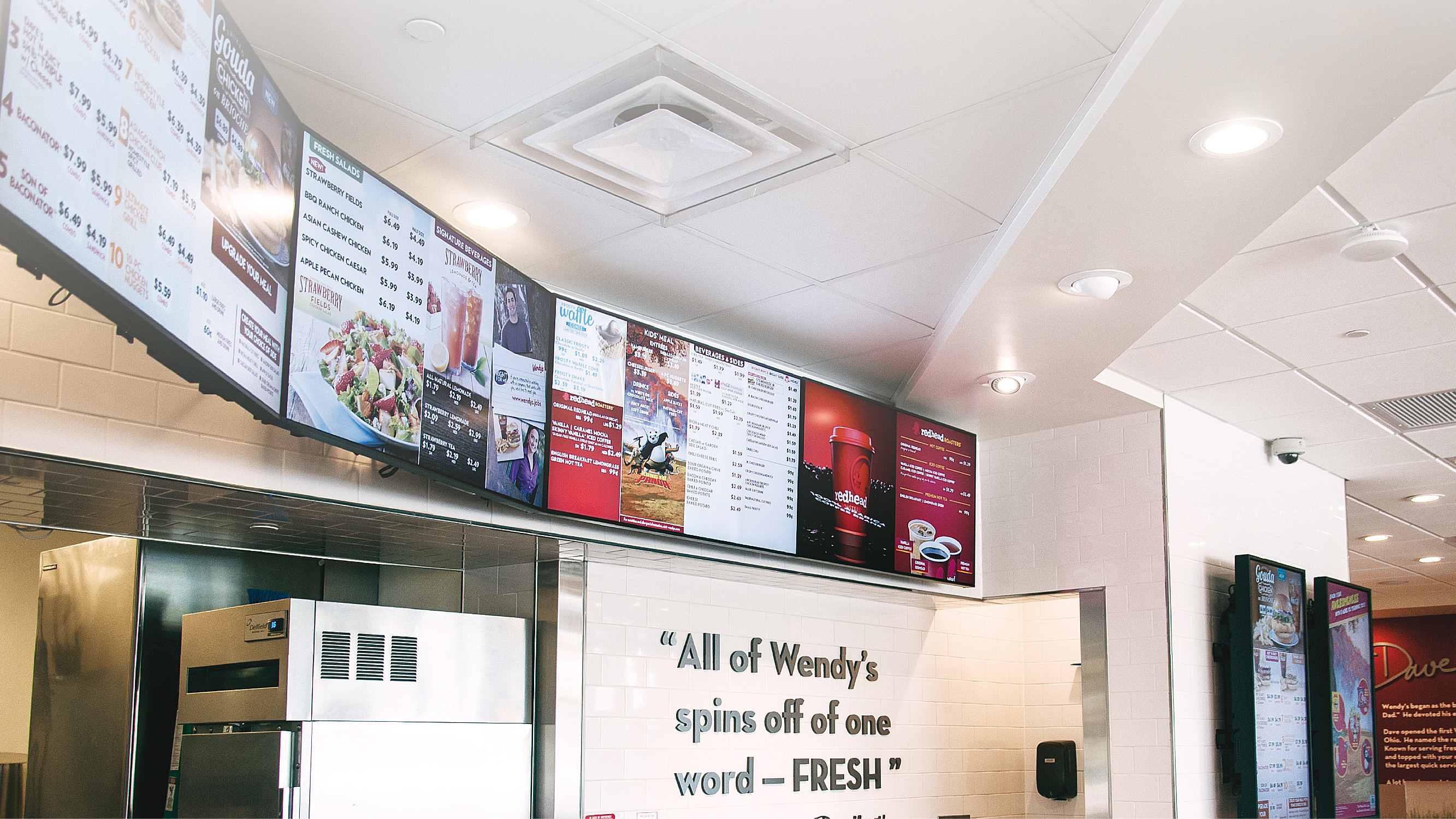 Impulsando la señalización digital con contenido distintivo en las ubicaciones globales de Wendy’s